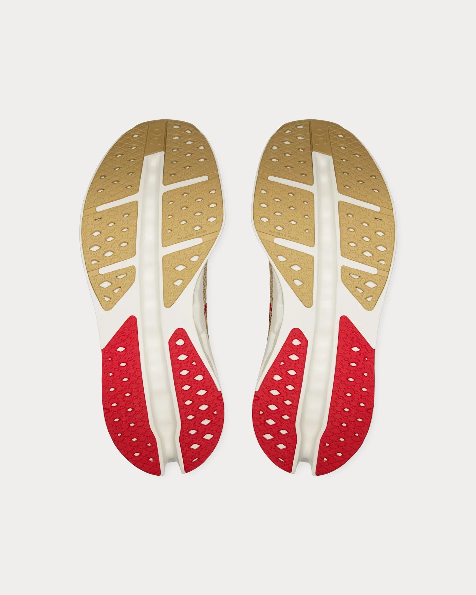 On 鈥�Cloudsurfer Max 鈥榊ear of the Horse鈥�Chai / Ivory Running Shoes